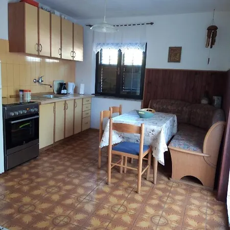شقة Apartman Snajdar *